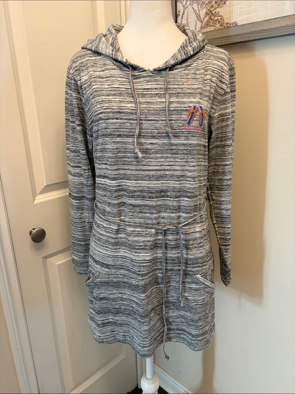 Women’s Gray Striped Hoodie Tunic with Drawstring Medium EUC